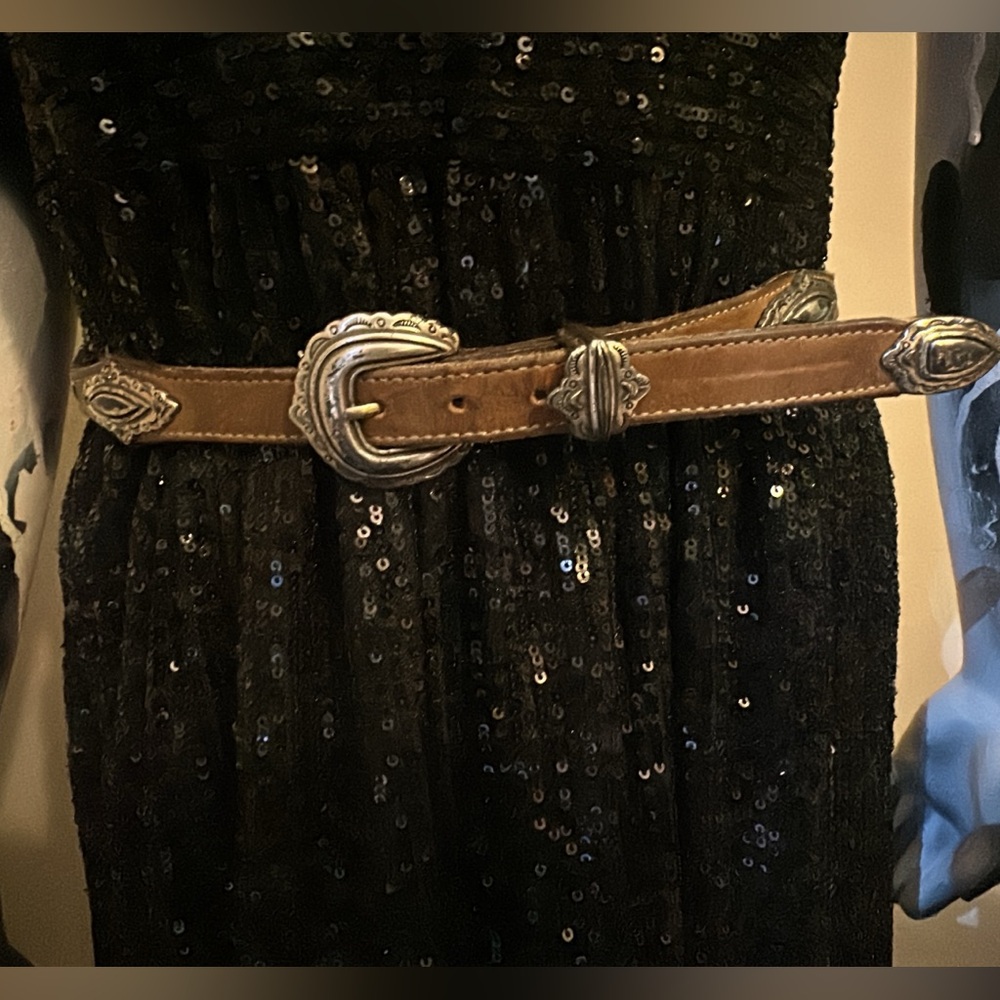 Vintage 1996 Justin Western Concho Leather Belt | 28–30.5” Waist | Small